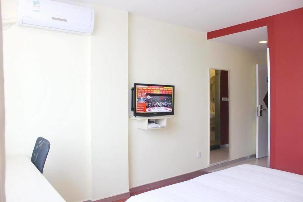 Hanting Hotel Yibin Zhongshan Street Eksteriør billede