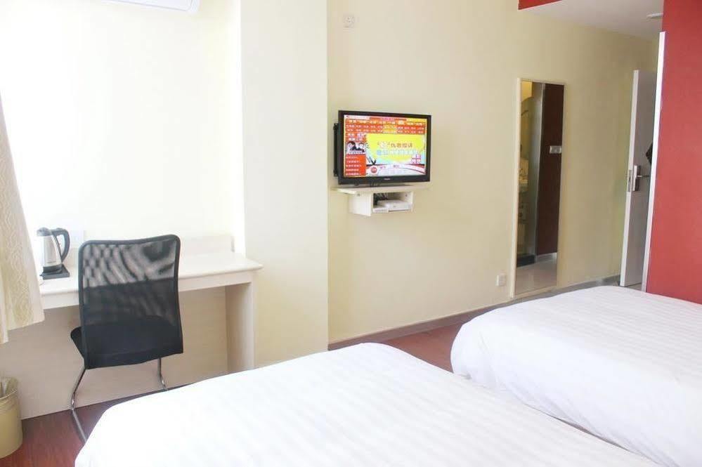 Hanting Hotel Yibin Zhongshan Street Eksteriør billede